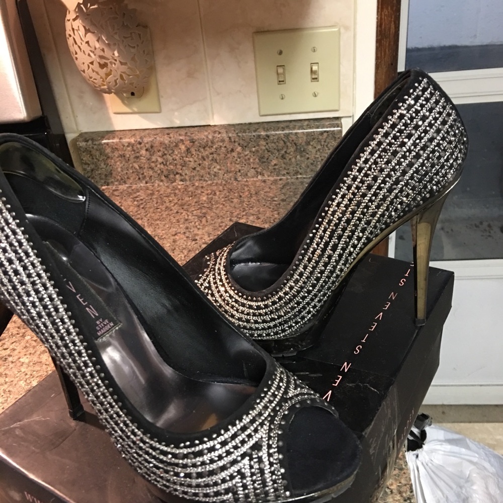 Shoes - Picture 2 of 3